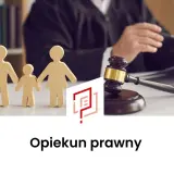 Drewniane figurki rodziny przed sędzią i młotkiem. Dowiedz się, jak zostać opiekunem prawnym.