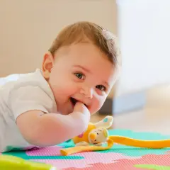 Jak się bawić z 11 miesięcznym dzieckiem, aby wspierać jego rozwój