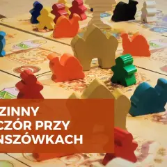 Kolorowe pionki i wielbłądy na planszy do gry. Idealny pomysł na rodzinne wieczory przy planszówkach.