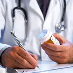 Jakie leki może wypisać lekarz rodzinny i co warto wiedzieć?