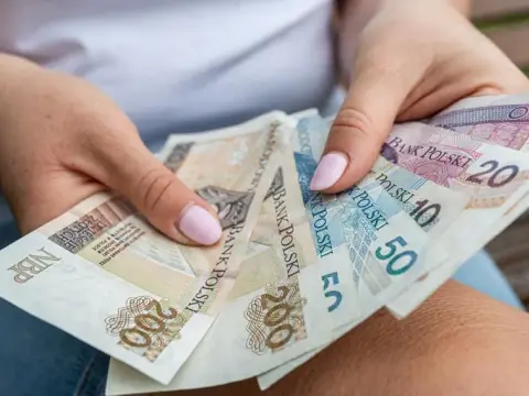 Czy renta rodzinna wlicza się do dochodu? Ważne informacje dla rodziców