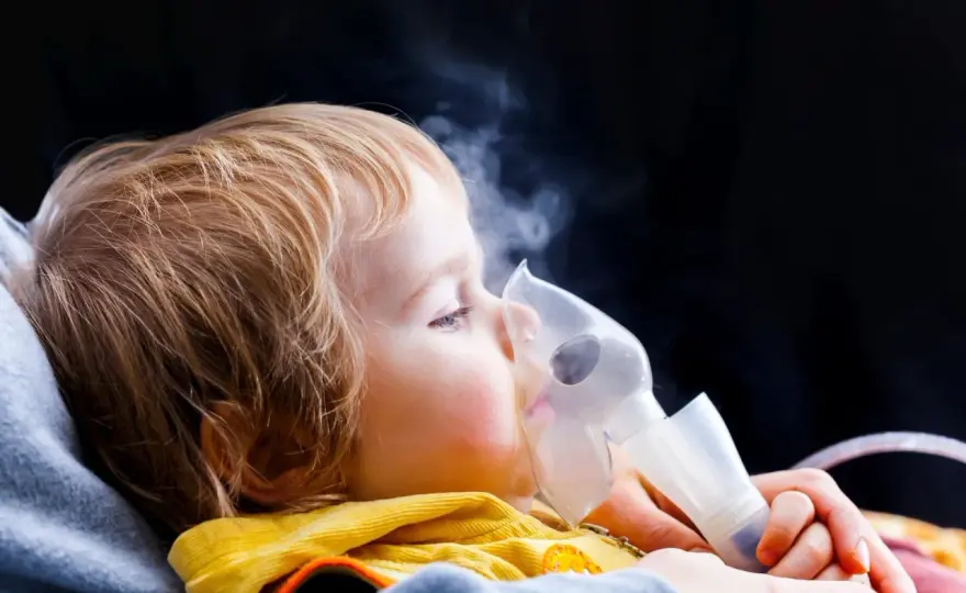 Jak zrobić inhalacje z soli fizjologicznej niemowlakowi bez stresu